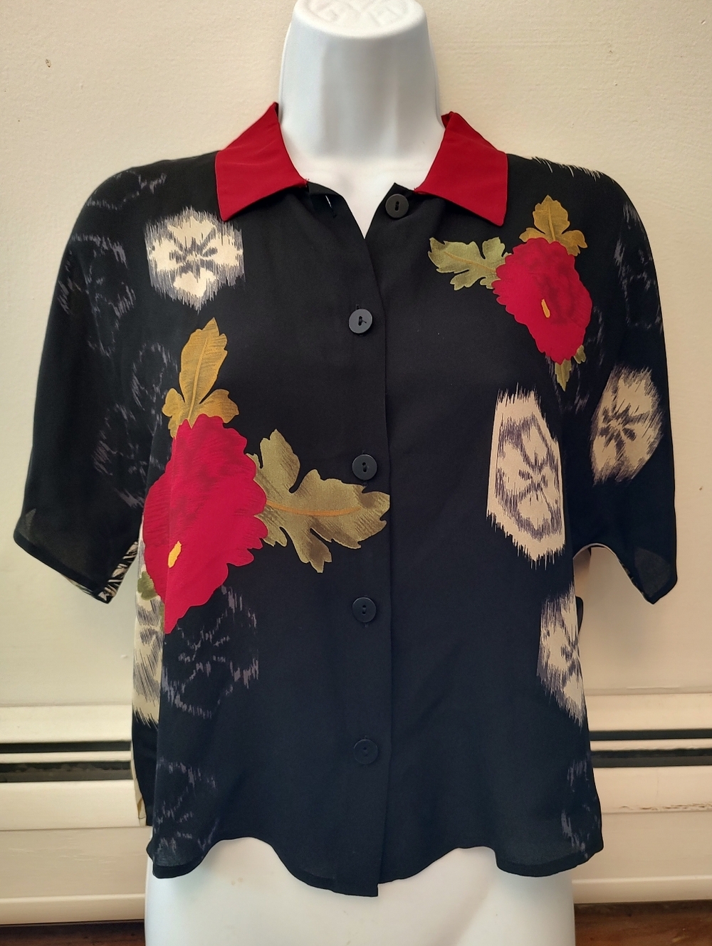 Harari 100% Silk Top Asian Boxy Collared Button-up Small